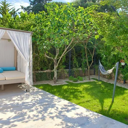 Villa With Private Pool Near The Krk